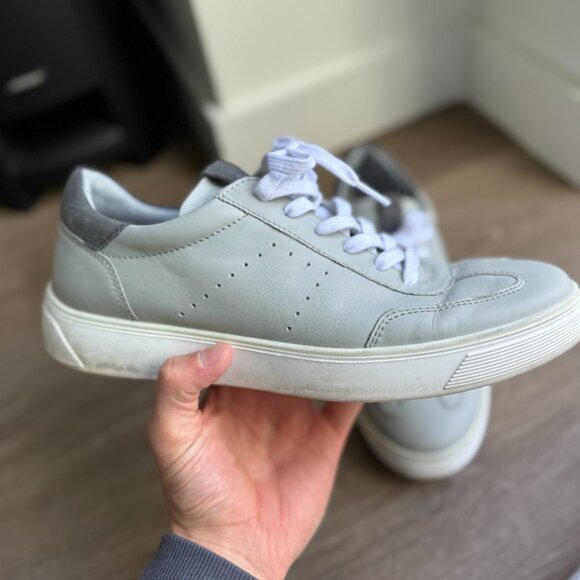 ecco casual sneakers size 9.5 U.S. or size 43 - Picture 2 of 9